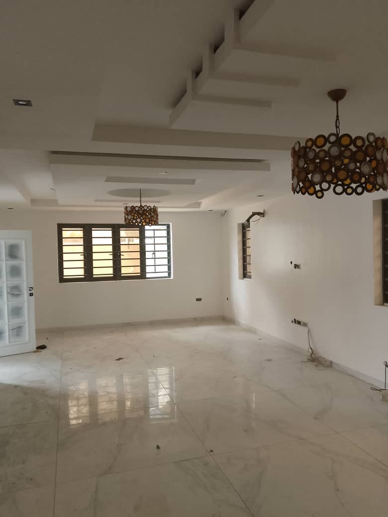 5 Bedroom Fully Detached Duplex for sale